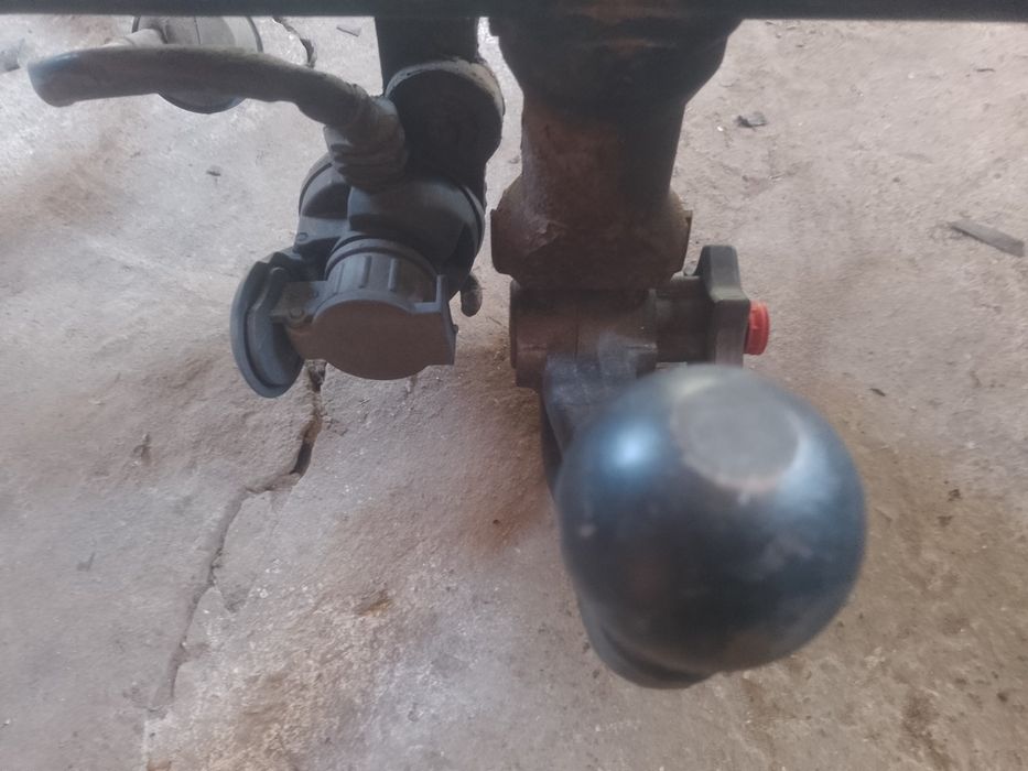 Фаркоп для авто вольцваген гольф 5 або 6