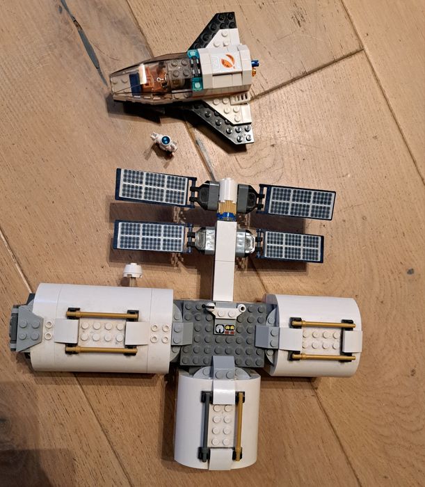 Lego 60227 stacja kosmiczna na księżycu