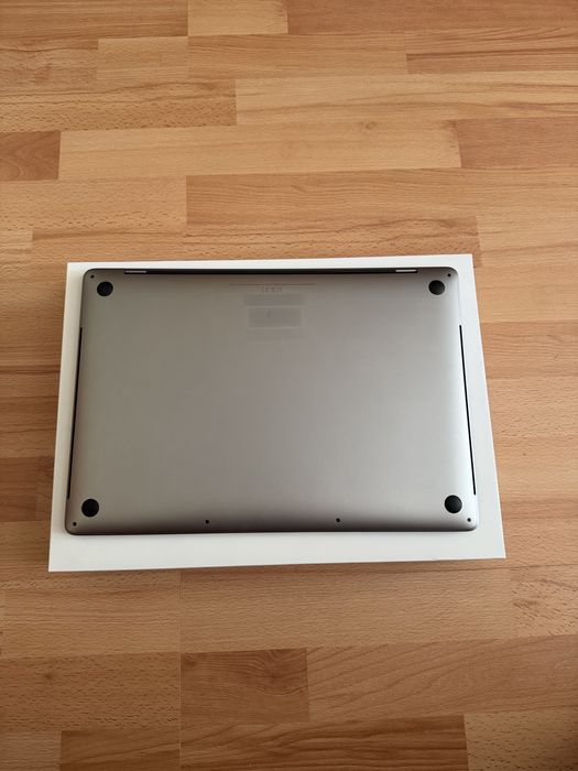 MacBook Pro 16 2019 i7 / 16 GB / 512 GB Space Gray