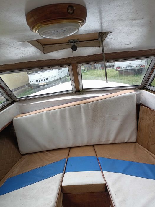 Łódź kabinowa z laminatu