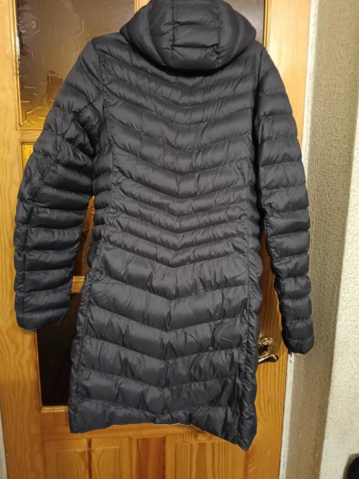 Продам тоненький пуховік Mountain warehouse