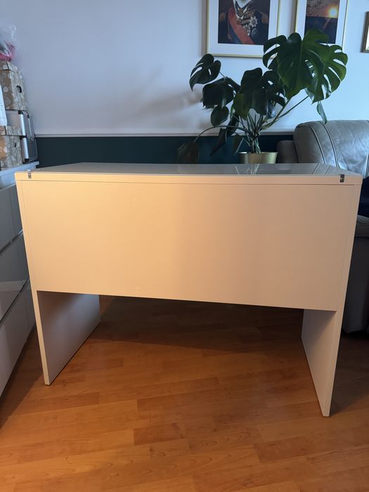 Biała toaletka Ikea SYVDE biurko stan idealny