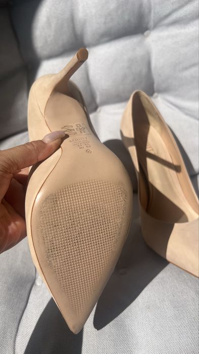 Новые! Туфли лодочки нюдовые р 39 Schutz