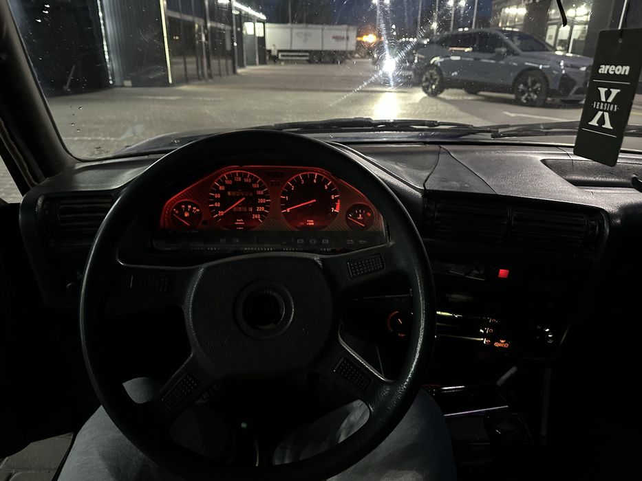 Продаю бмв е30 2.0