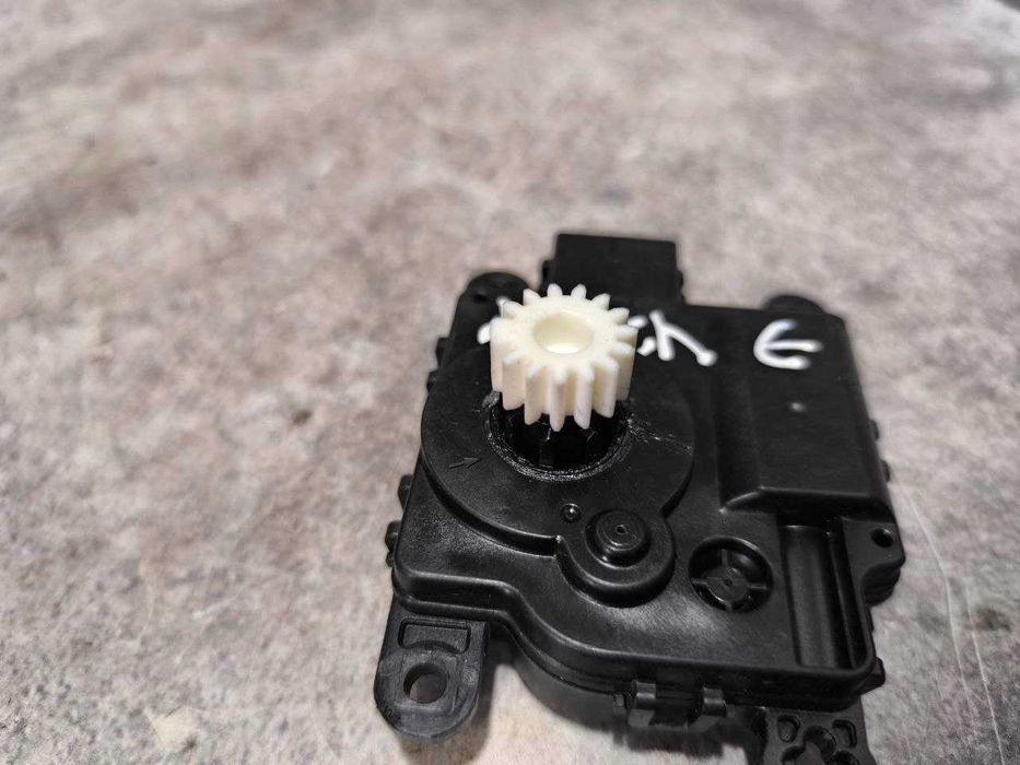 Моторчик сервопривід заслінки пічки Ford Mustang Mach-E AA113800-4870