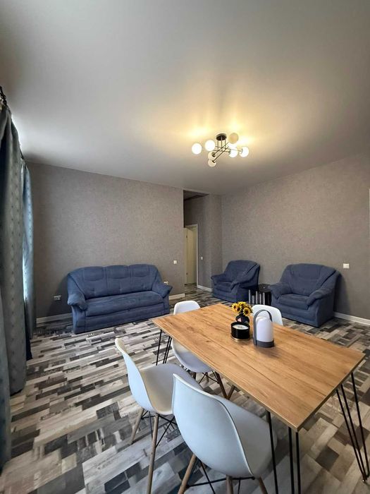 Продаж 2-кім в центрі, початок вул.Головної