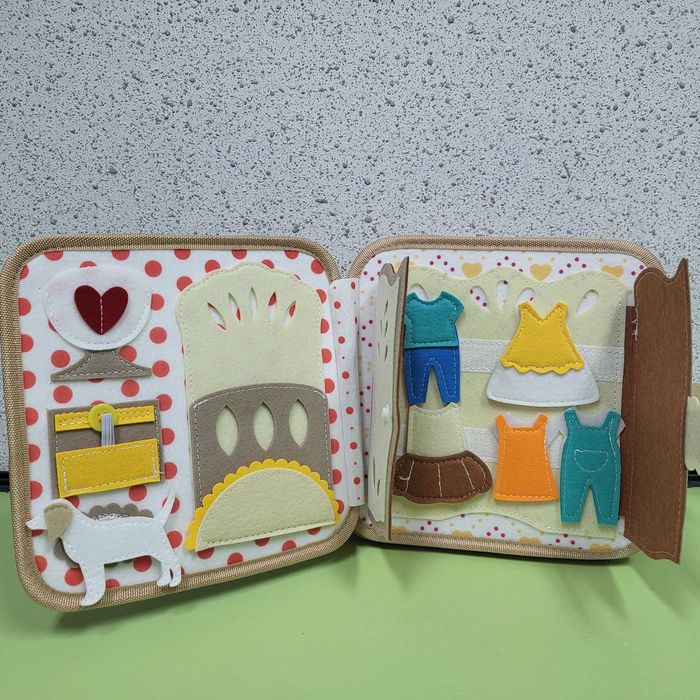 Книга бізіборд фетрова "Лялька" дівчинці розвиваюча м'яка на липучках