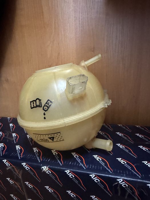 Продам расширительный бачек WV, skoda