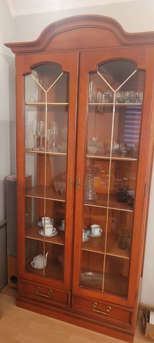Komplet mebli stylowych witryna i komoda