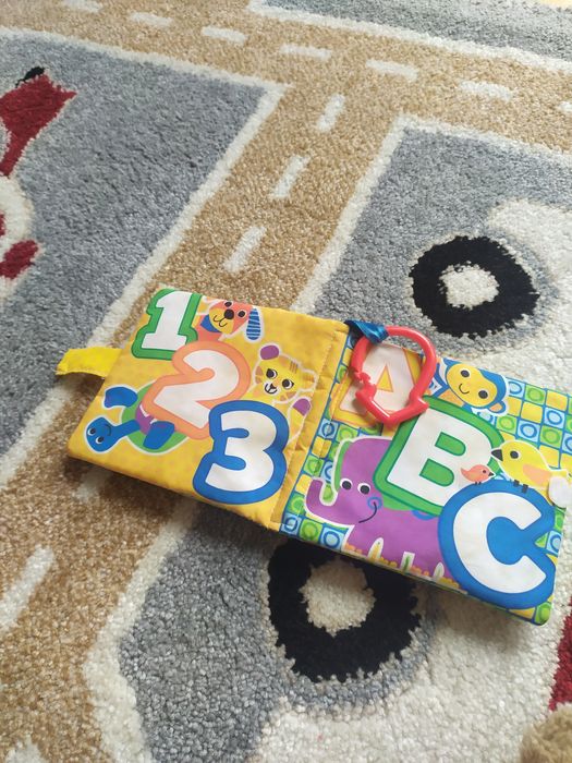 Szeleszcząca książeczka