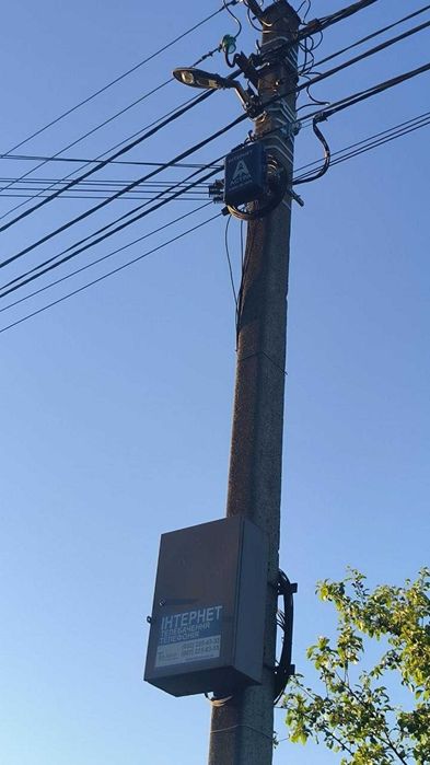 будинок дачний, з ділянкою 9 сот, в Липники. Комунікації є - світло та вода. Житловий стан.