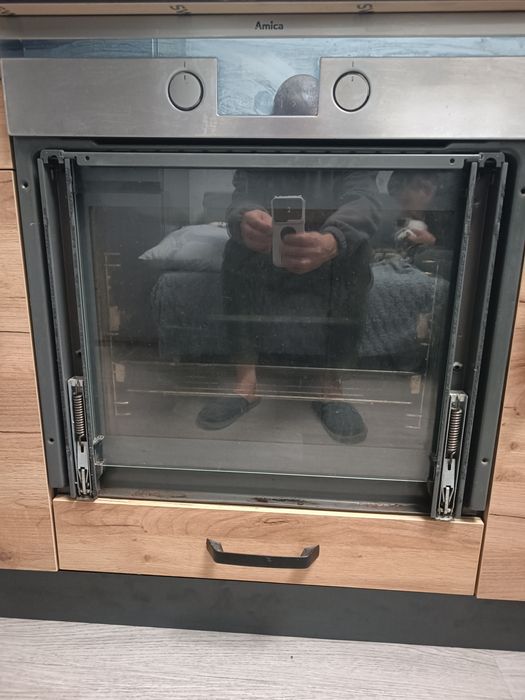 Електрична вбудована духовка