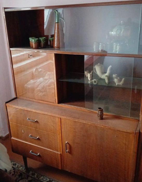 Meble z lat 60-tych/70-tych - wysoki połysk