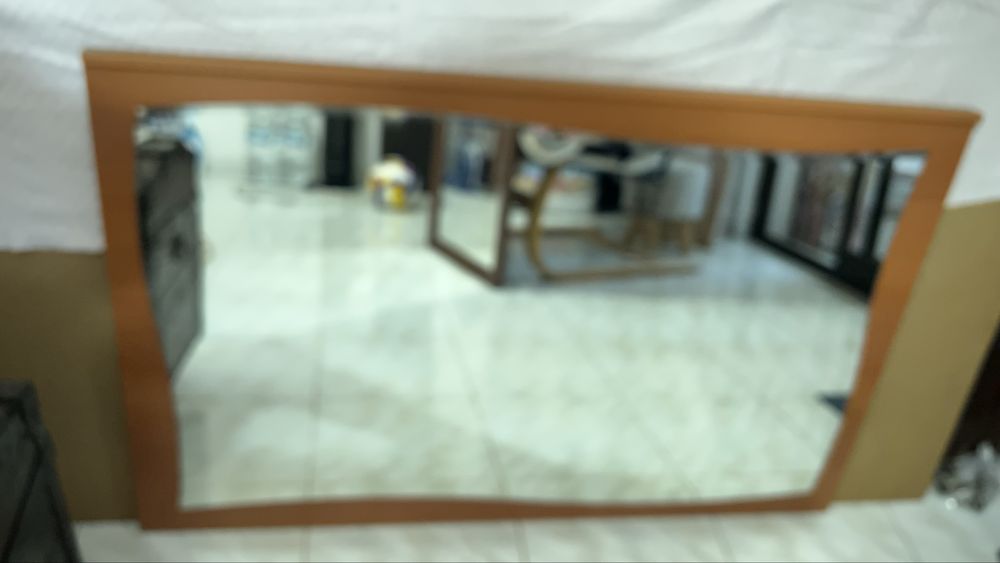 Espelho de quarto em pinho claro