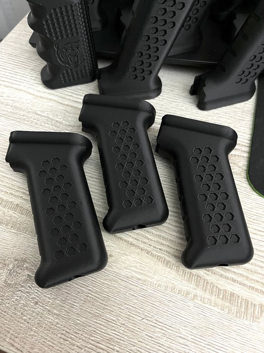 Рукоятка. Ручка пистолетная АК74 / АК47 / АК. Цевье, планка пиканити