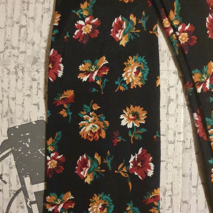 Krawat męski w kwiaty