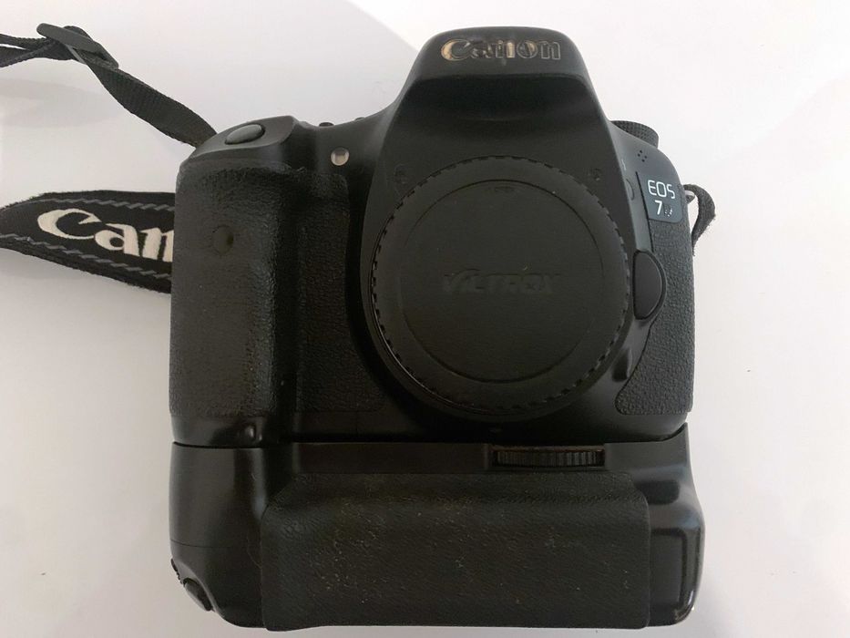 Canon 7D com punho ( vendo ou troco )64739089143043122