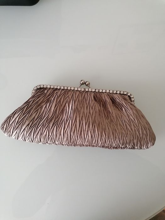 Used fanny pack once, in good condition, fabric with rhinestone closure64730154747010121