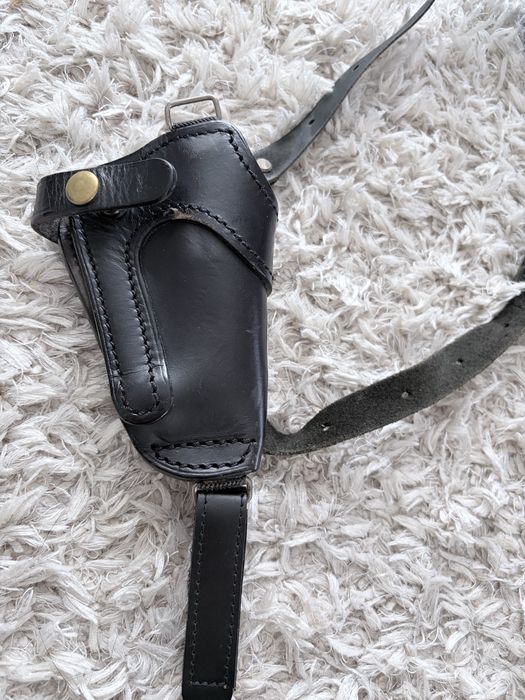 Skórzana kabura na szelki