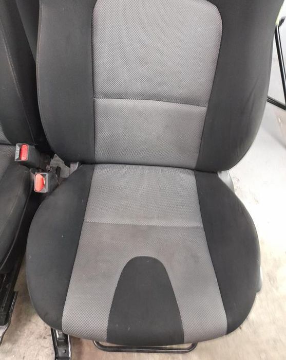 Conjunto de bancos MAZDA 3 (BK)