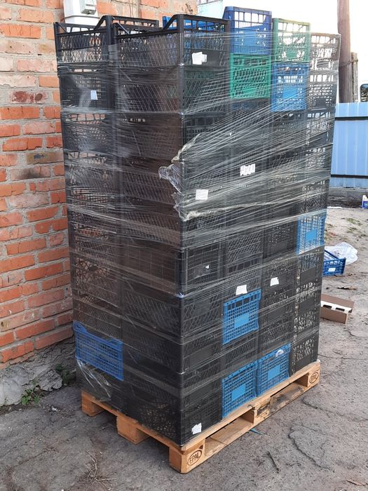 Ящики бананові та пластикові