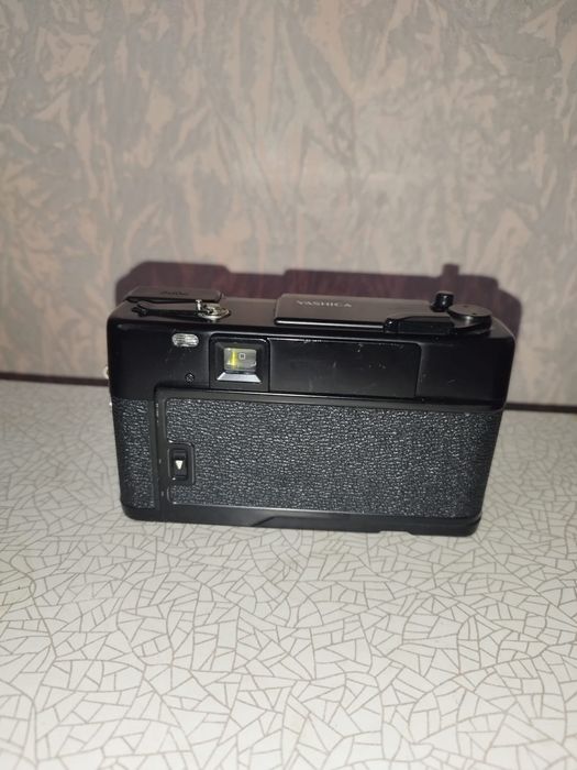 Фотоапарат Yashica Auto Focus