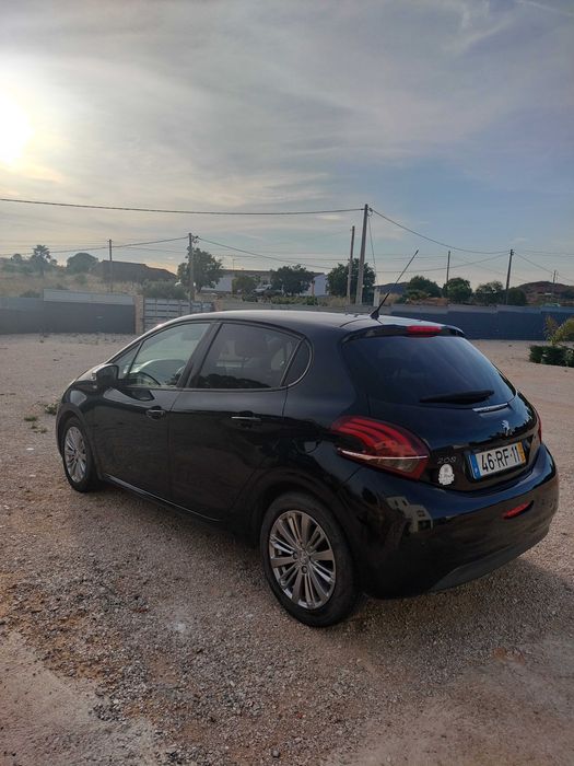 Peugeot 208 idition 2016