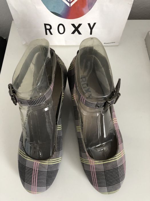Roxy usa buty damskie zapinane na kostce roz 37/23,5 cm stan idealny.