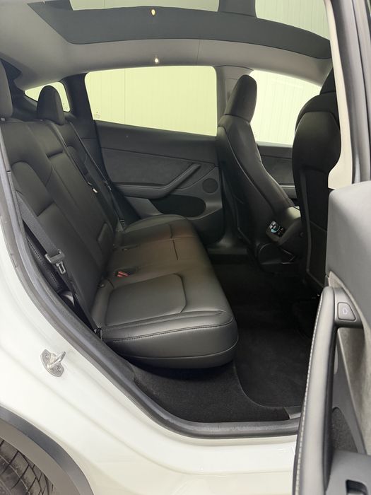 Tesla Model Y SR Plus LFP