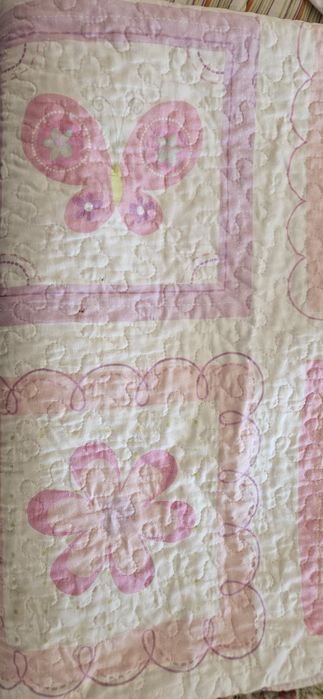 2 Colchas da trama e quadros decorativos