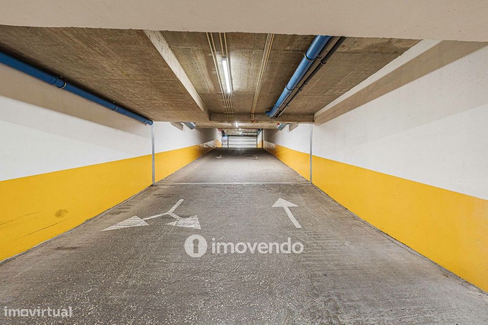 Apartamento T2 moderno, com estacionamento, na Alta de Lisboa