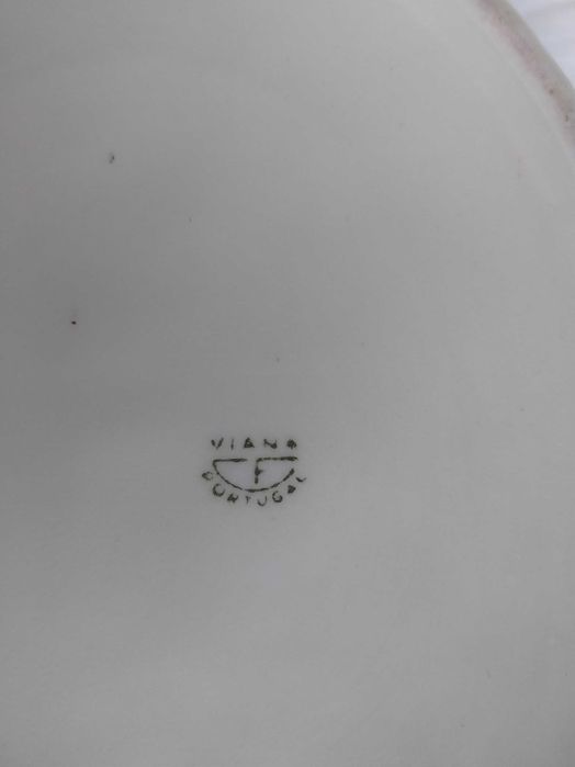 terrina da fábrica de louça Viana, com travessa
