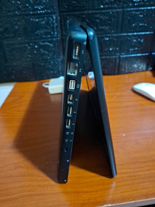 MacBook (A1181) Rápido com SSD + Windows 7 + Rato Grátis LP15