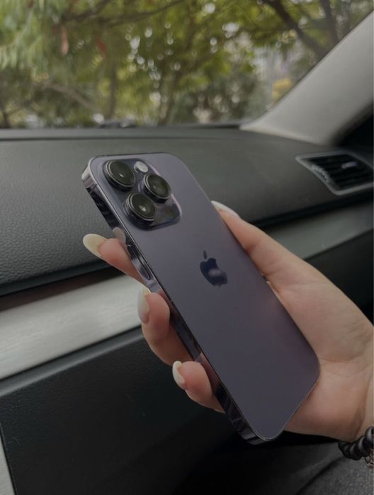 Гарний IPhone 14 Pro 256GB Apple