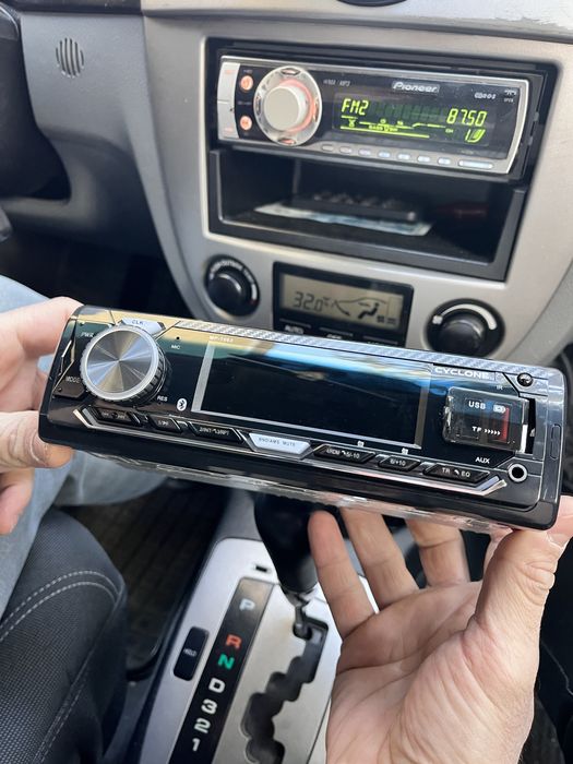 Авто магнитола Cyclone mp-1063