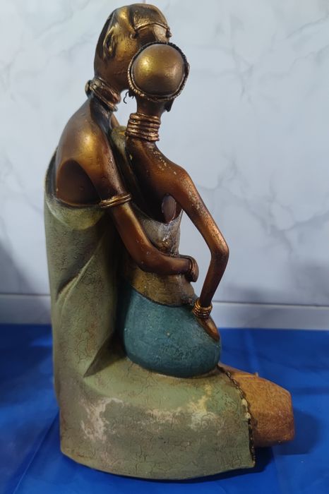 Escultura decorativa casal estilo africano – resina