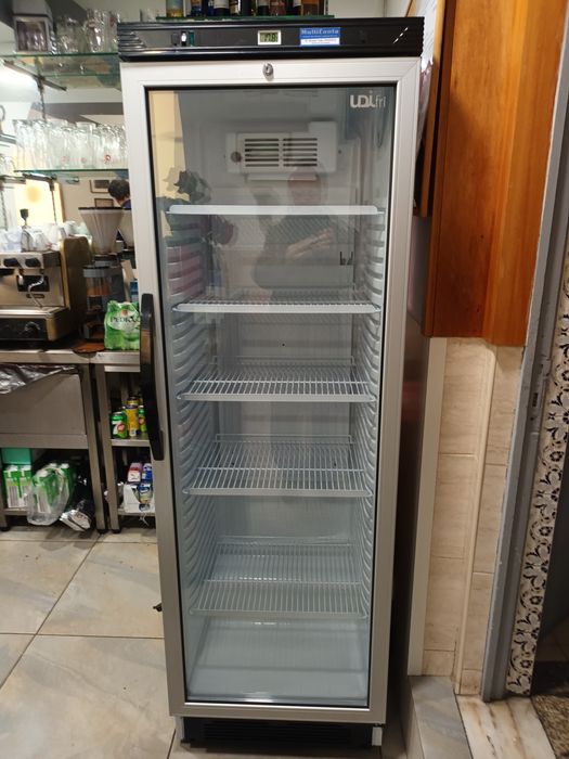 Cortadora Carnes Frias, Lamina 250mm com afiador incorporado