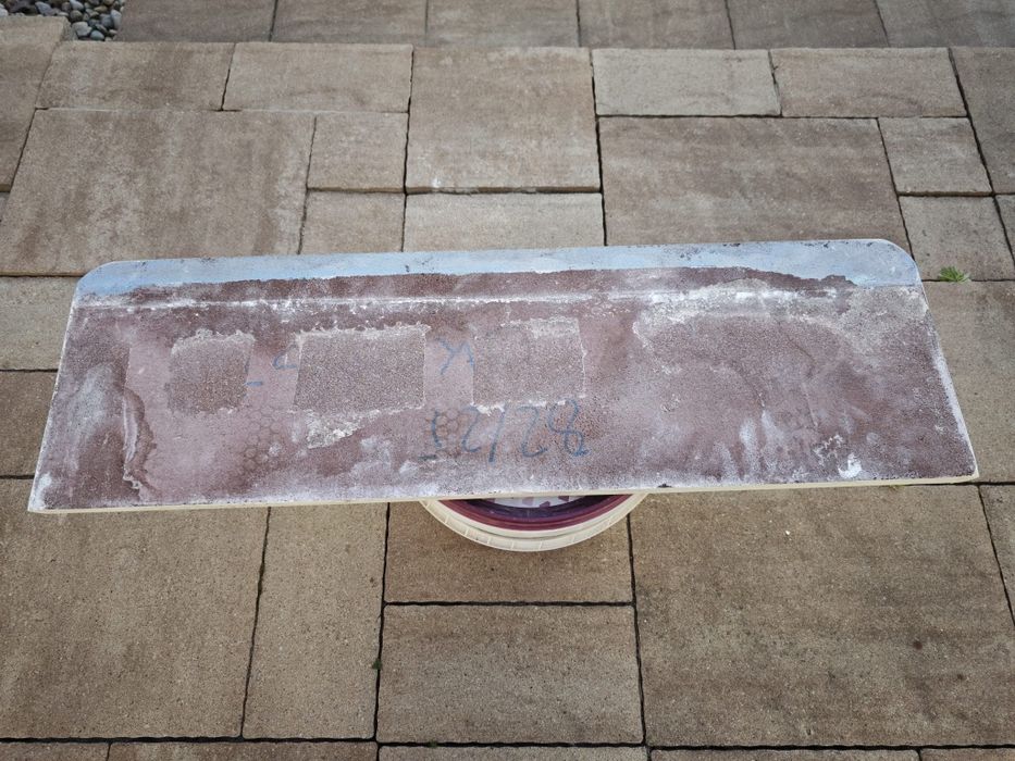 Parapet wewnętrzny wym.83x25 cm
