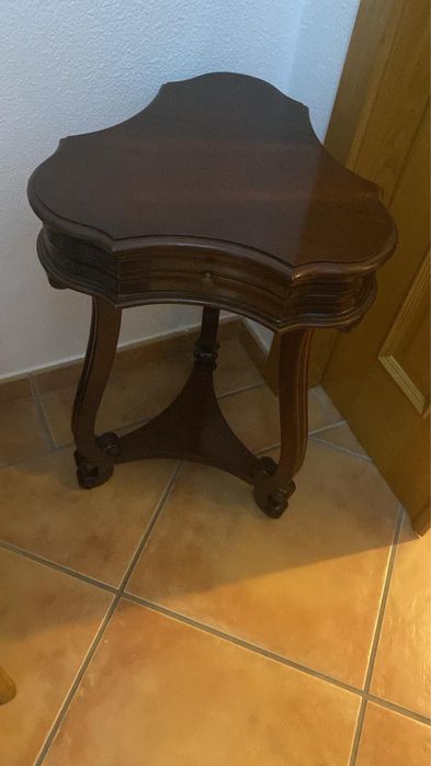 Mesinha de apoio / canto