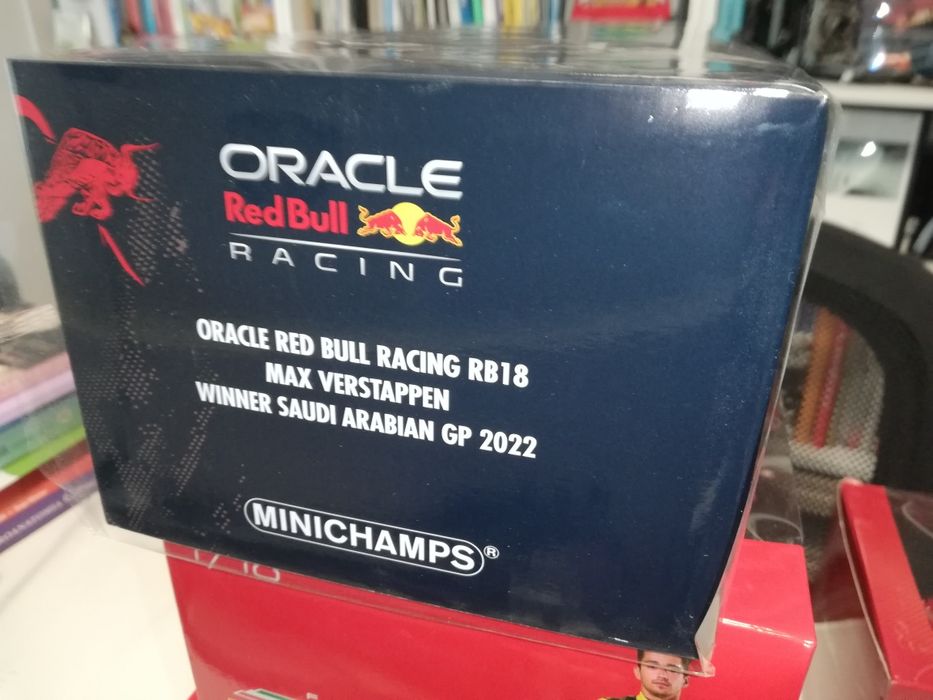 1:18 Verstappen F1 Red Bull RB18 '22 - NOVO