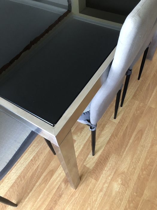 Mesa Jantar metal e vidro negro