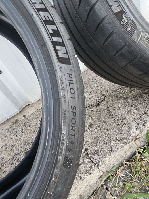 Pilot sport 4s 235/35r19