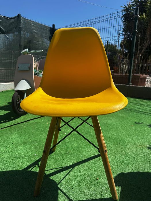 3 Cadeiras Eames Molded