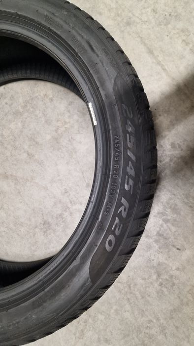 Opony Zimowe Pirelli Sottozero 3 Winter RSC * 245/45 R20 275/40 R20