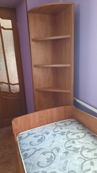 Продаю  спальный гарнитур