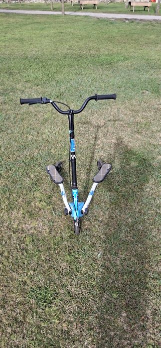 Trotinete de 3 rodas – estilo Y Fliker (movimento em zigue-zague)