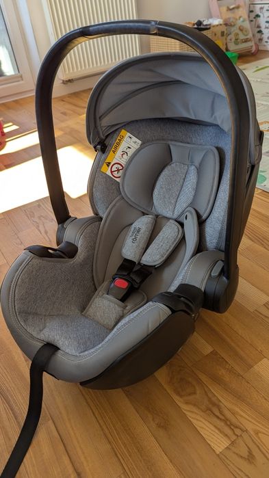 Fotelik / nosidełko Britax Romer Baby Safe pro + Vario base 5z baza