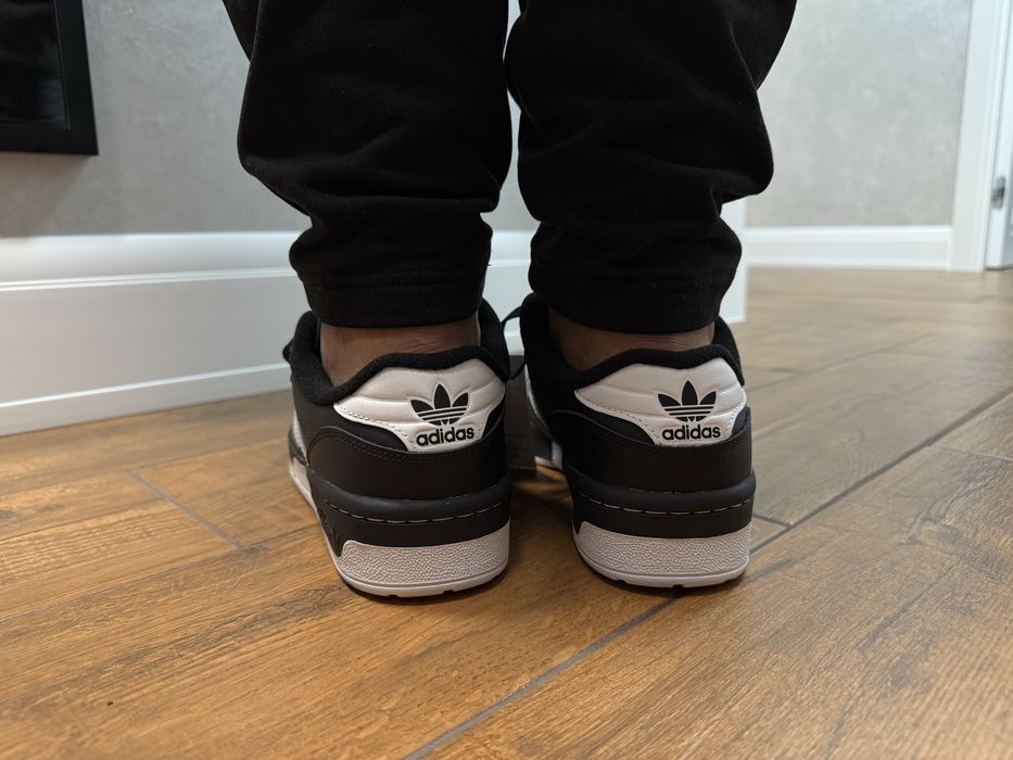 Usa ! Adidas Rivaly Low FZ6327 оригинал р.44-28,5 см