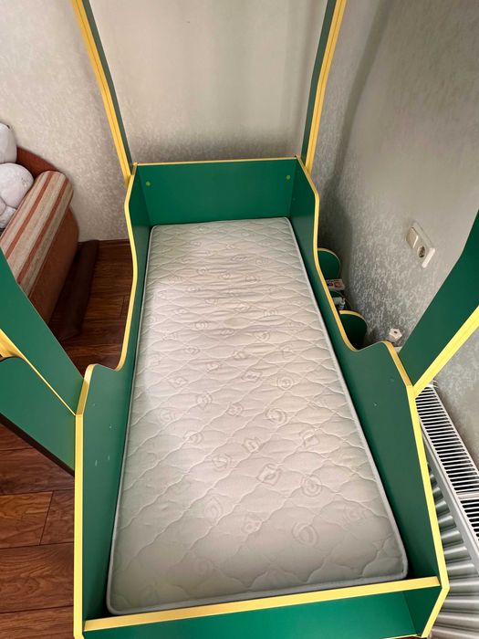 Дитяче ліжко "Трактор" б/в