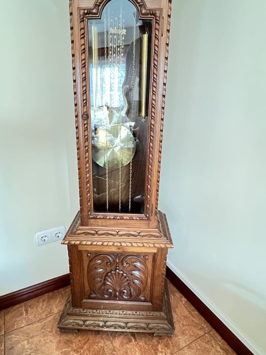 Relógio de pé alto - Tempus Fugit